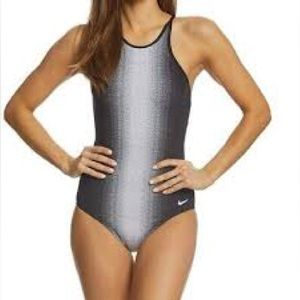 NIKE Women's Fade Sting Adjustable High-neck One-Piece Swimsuit, Black Sz 10